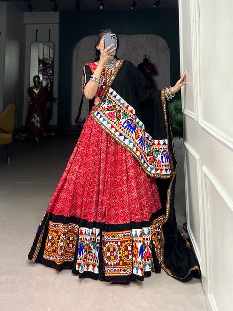 Red masterpiece of garba choli embellishes with gamthi work and mirror work for women - ReadyToWearshop